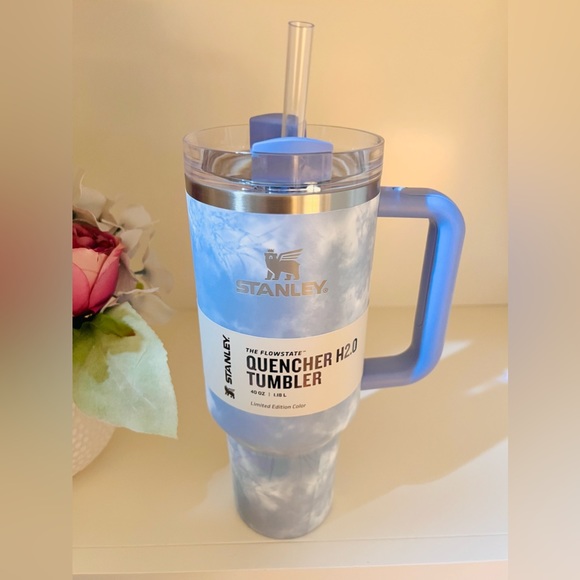 🎉LAST PIECE🎉Stanley 40 oz. Quencher H2.0 FlowState Tumbler Ocean Tie Dye - Picture 2 of 9